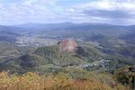 有珠山から観た昭和新山.jpg
