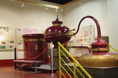 池田ワイン城展示蒸溜装置.JPG